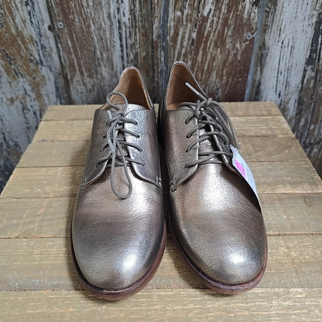Frye 8 Gold Shoes