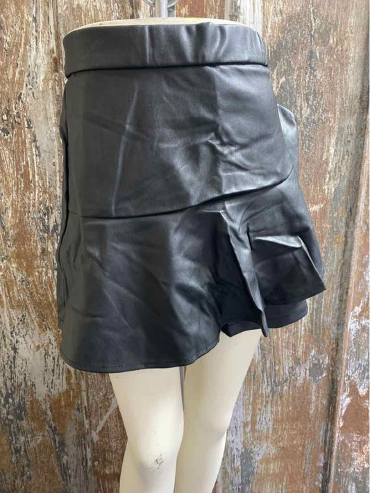 Love Tree Size Large (12/14) Black Shorts