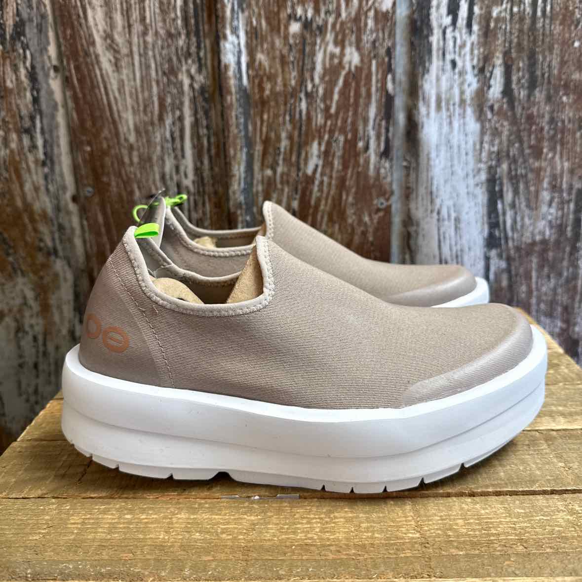 Oofos 7.5 Brown Sneakers