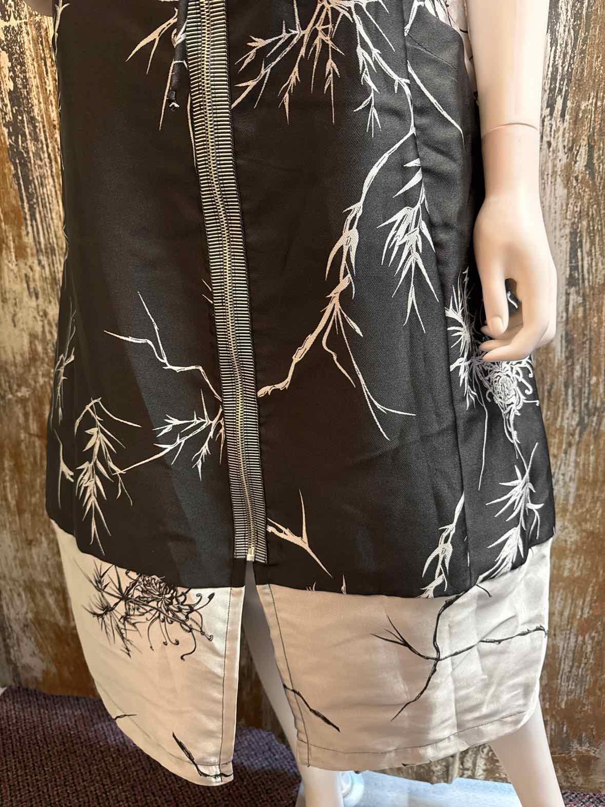 IC by Connie Size Large Black & Silver Print Dress