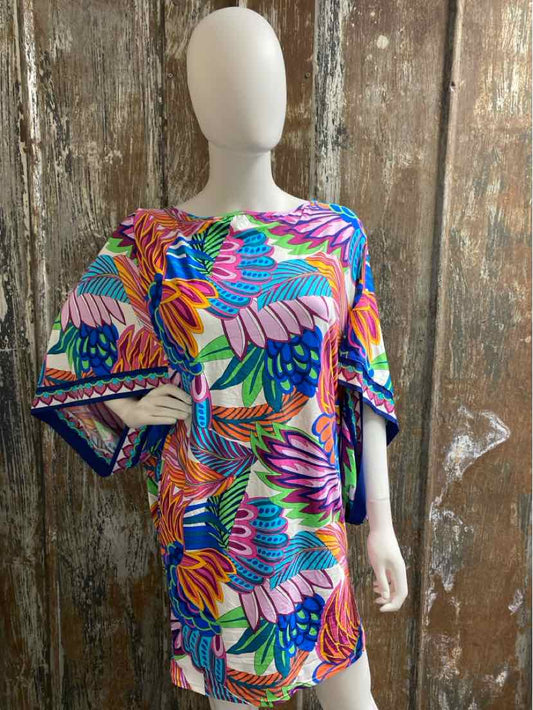 Trina Turk Size 1X Pink/Blue Print Coverup