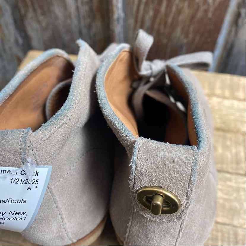 Coach 7.5 Taupe Shoes