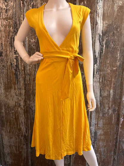 Diane Von Furstenberg Size 4 (Small) Yellow Dress