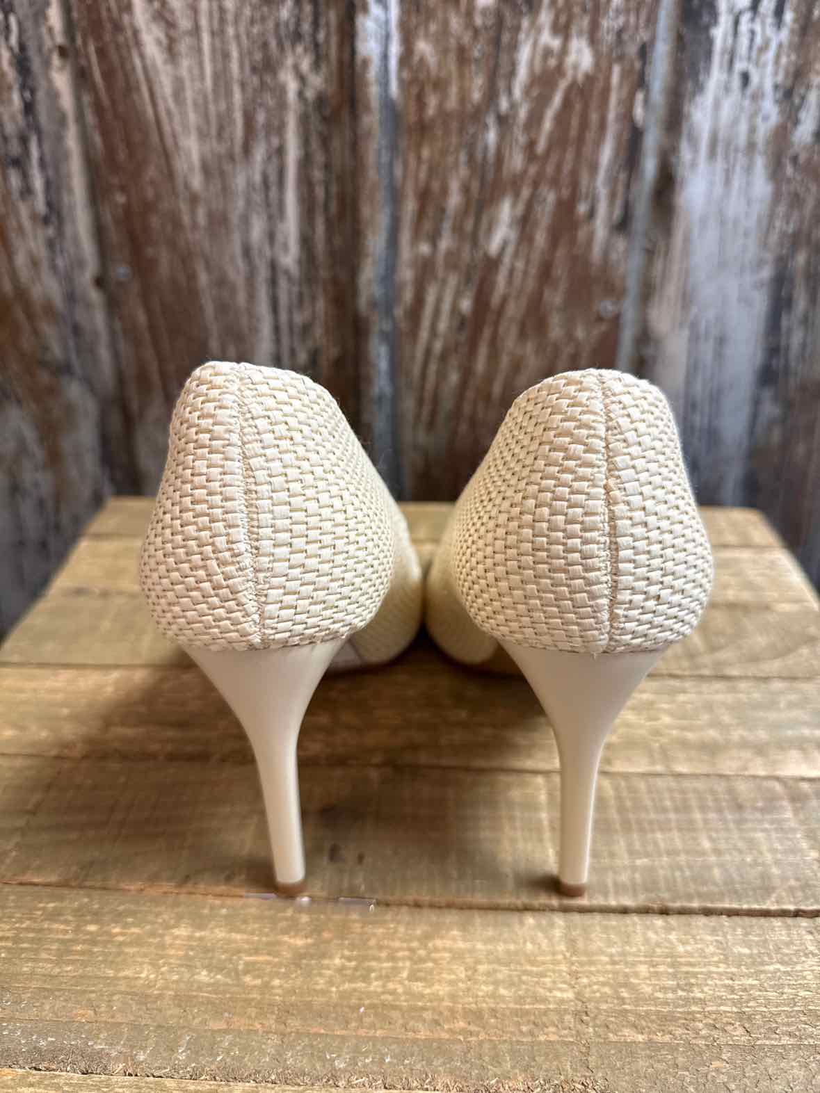 Tahari 7 Ivory Shoes