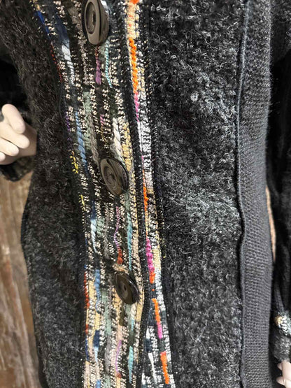 Kamana Size Large Black Sweater