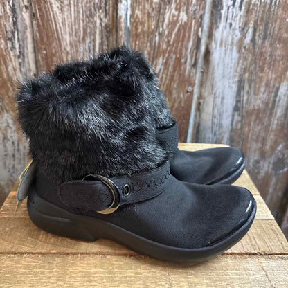 Bzees 8.5 Black Boots