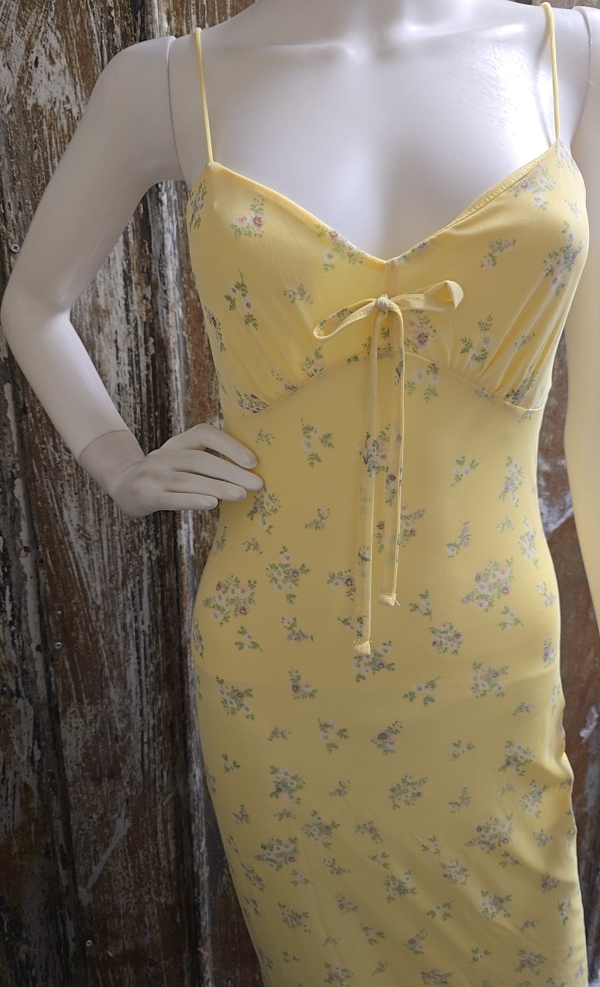 No Comment Size Medium Yellow Floral Dress