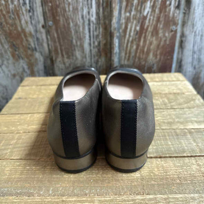 Clark's 7.5W Pewter Shoes