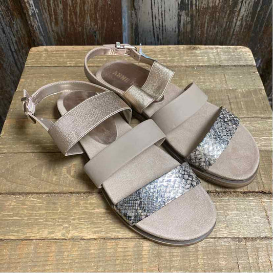 Anne Klein 7 Beige Shoes