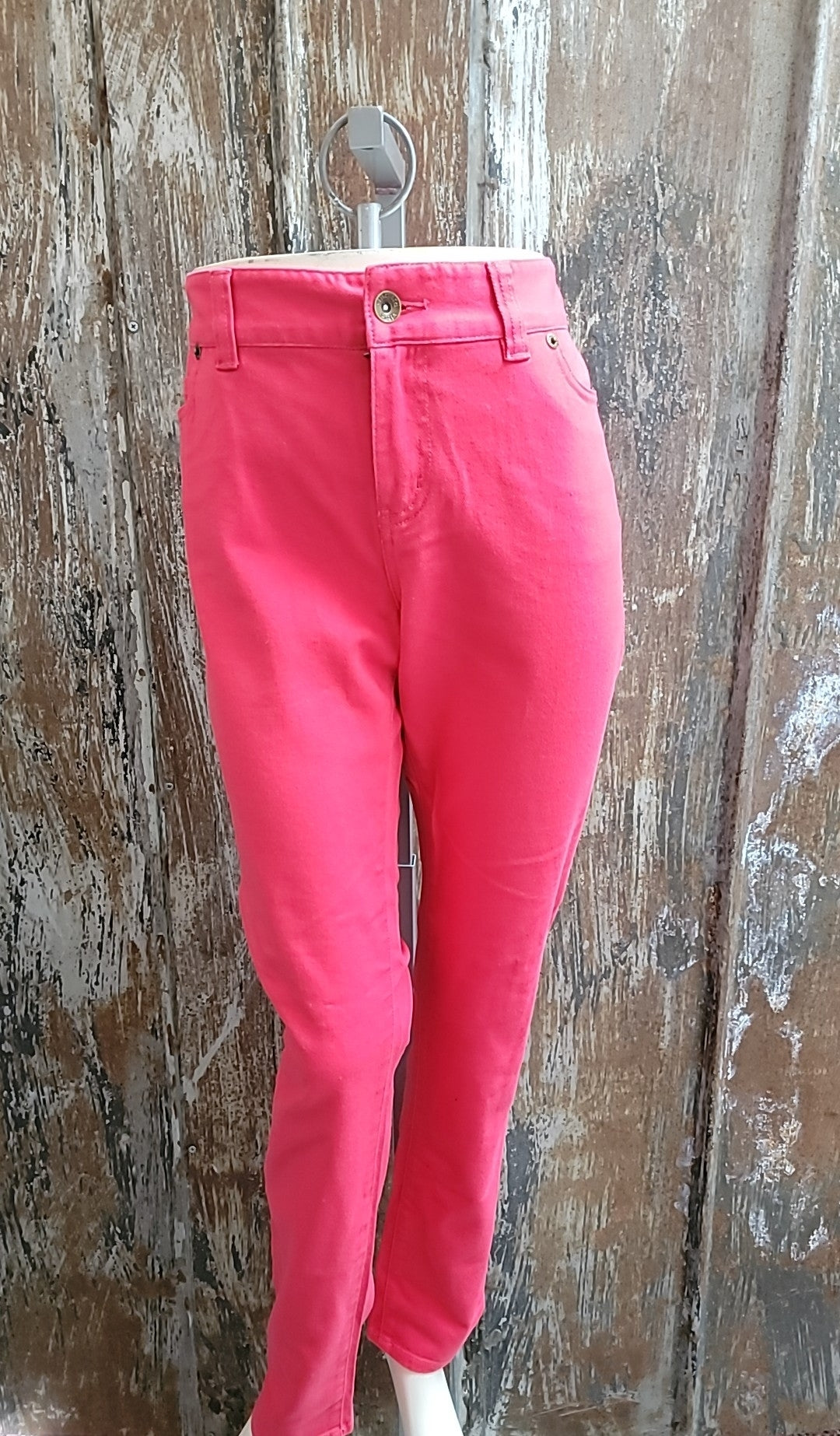 Vineyard Vines Size 10 Red Pants