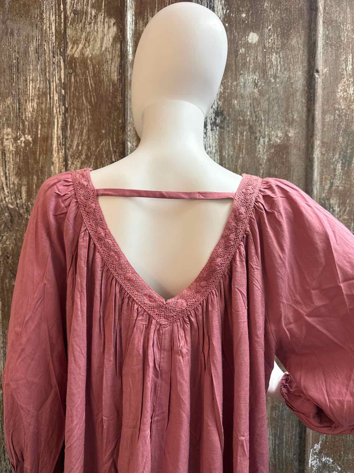 saltwater LUXE Size small Pink tops