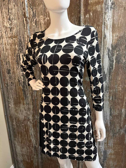 alembika Size 8/10 (Medium) Black Print Dress