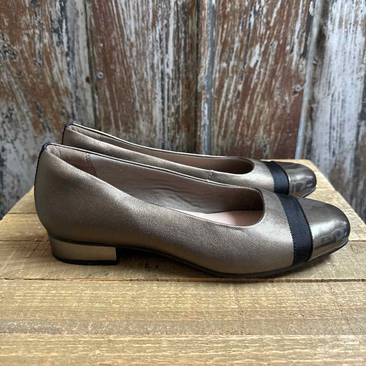 Clark's 7.5W Pewter Shoes