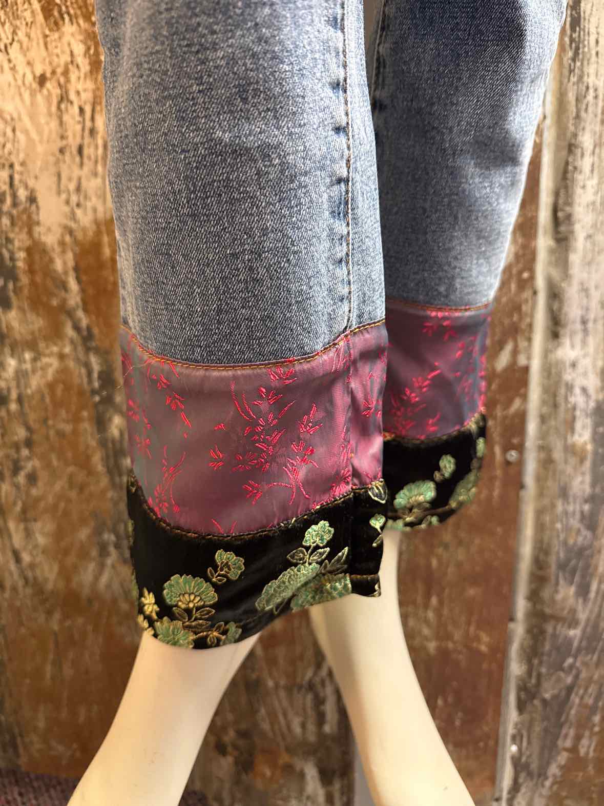 Pilcro (Anthropologie) Size 2 Denim Jeans