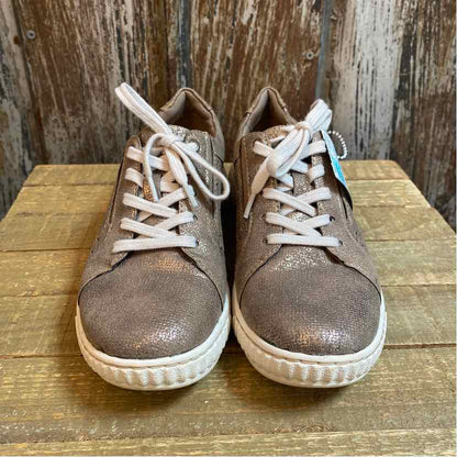 Clark's 6 Brown Sneakers