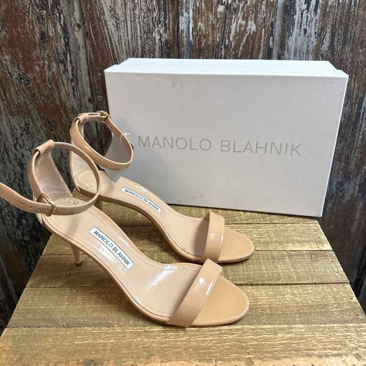 Manolo Blahnik 8 Nude Shoes