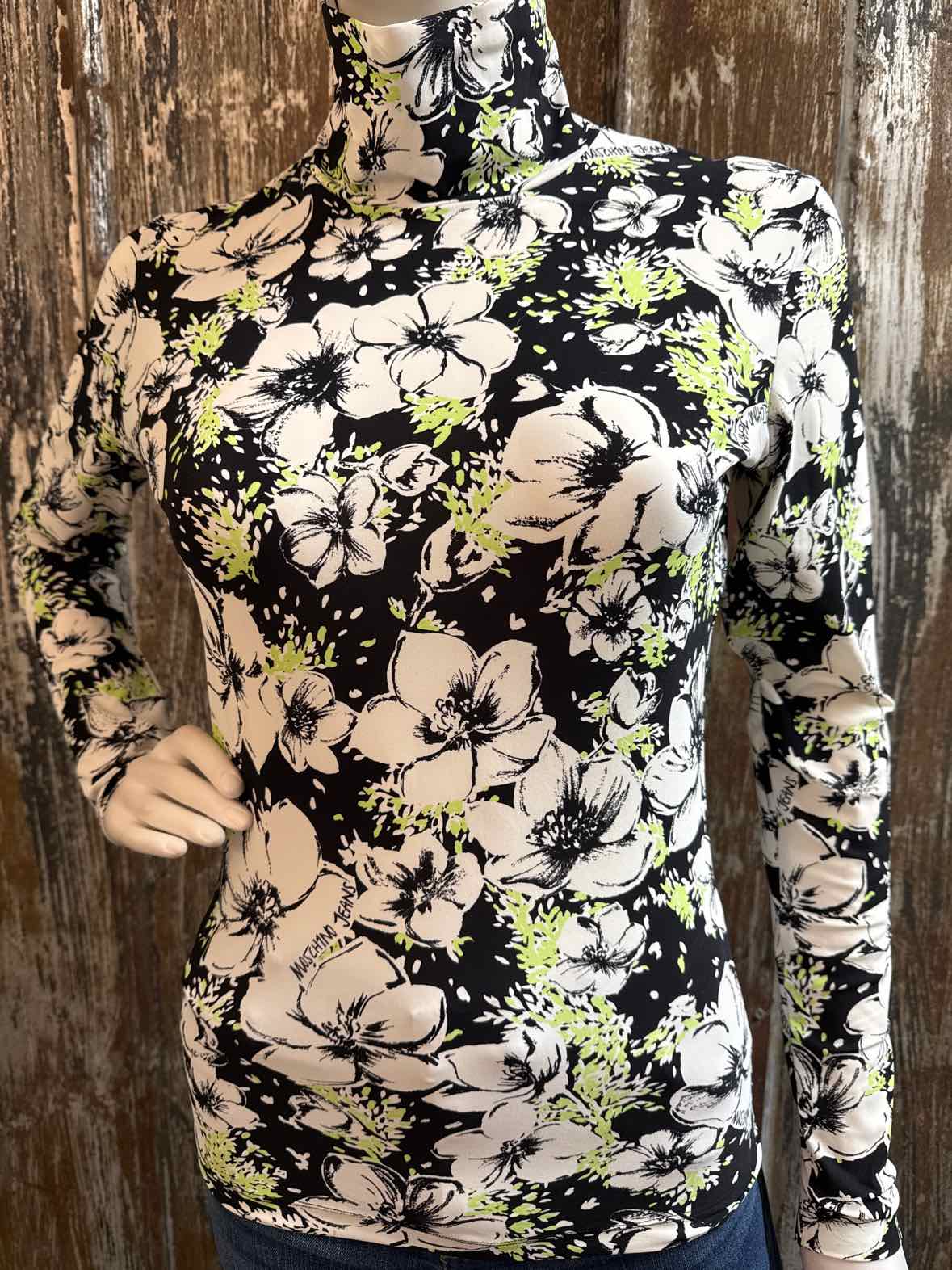 MO5CH1NO Jeans Size Medium Black/Green Floral tops