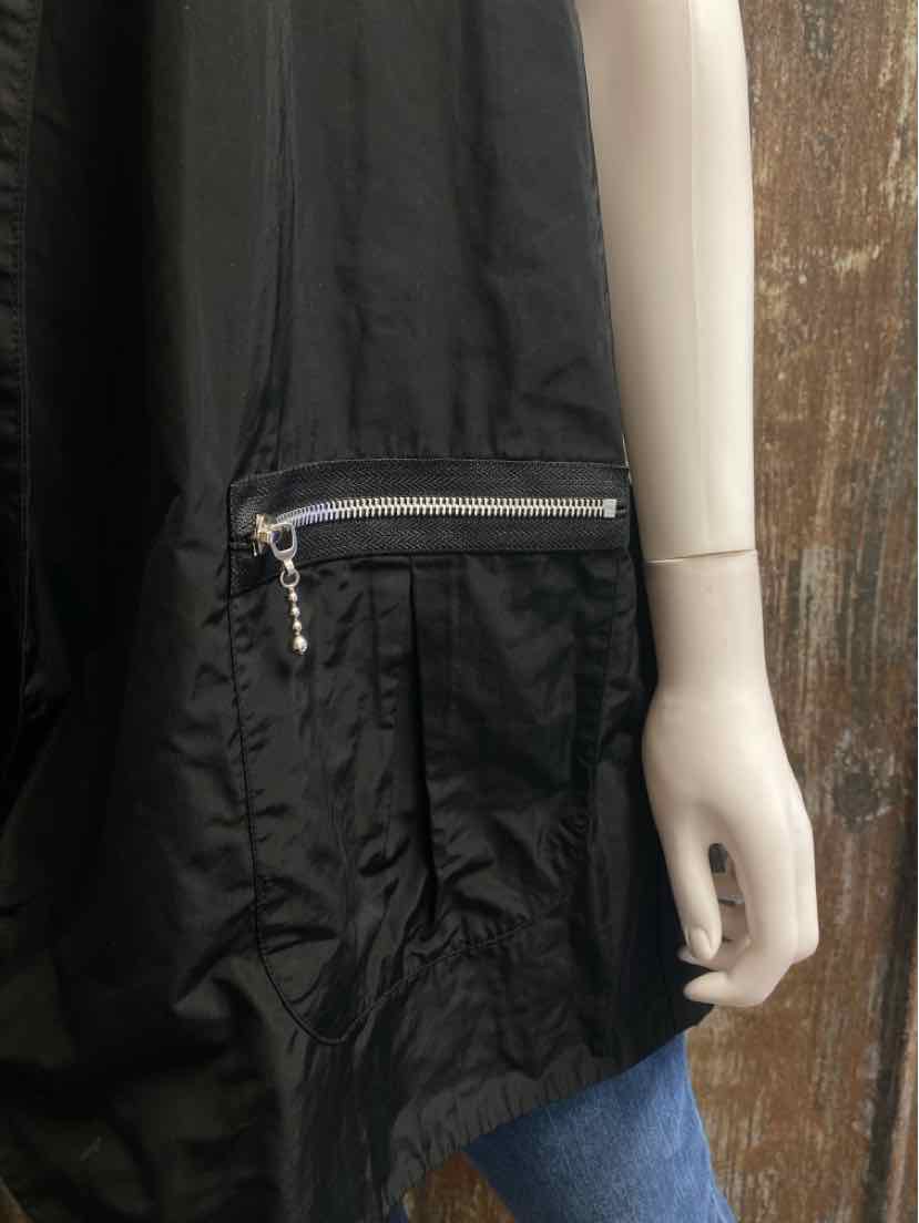 Sun Kim Size Medium Black Vest