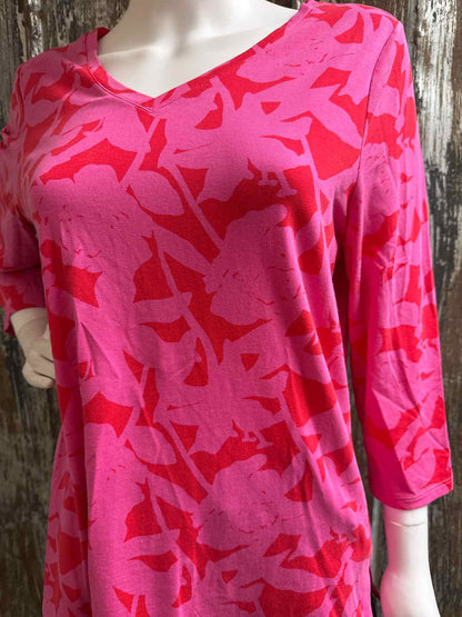Belle by Kim Gravel Size Medium pink print tops