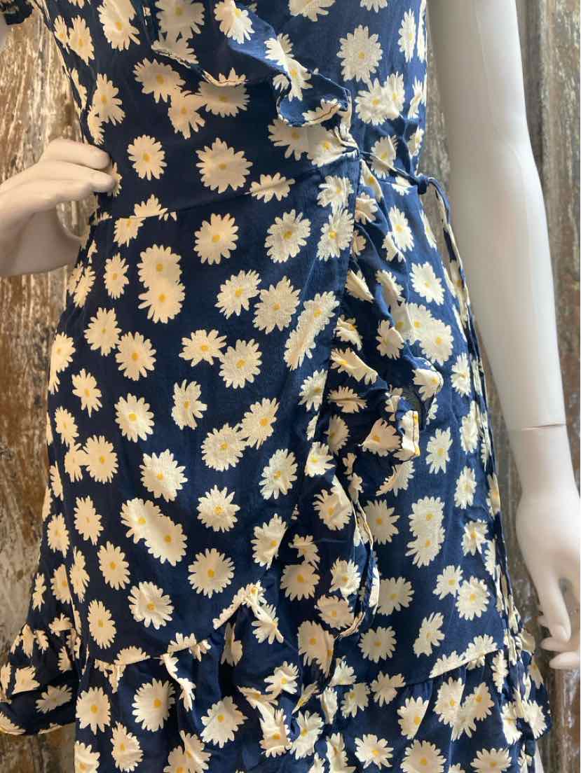 Realisation Size extra small/small Navy Floral Dress