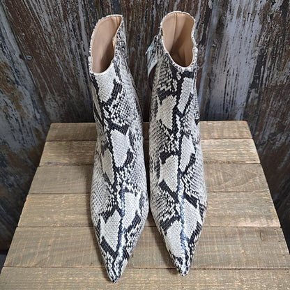 Schutz 9 snakeskin Boots