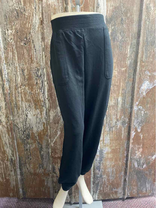 Mono B Size Large (12/14) Black Capri Pants