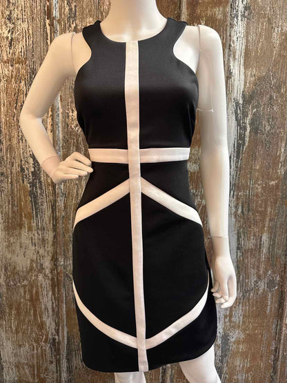 Bisou Bisou Size 8 (Medium) Black Dress