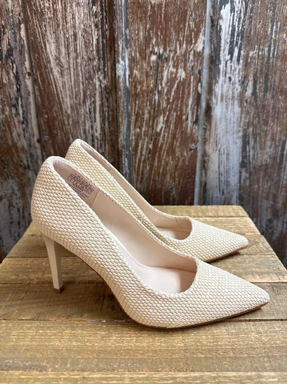 Tahari 7 Ivory Shoes