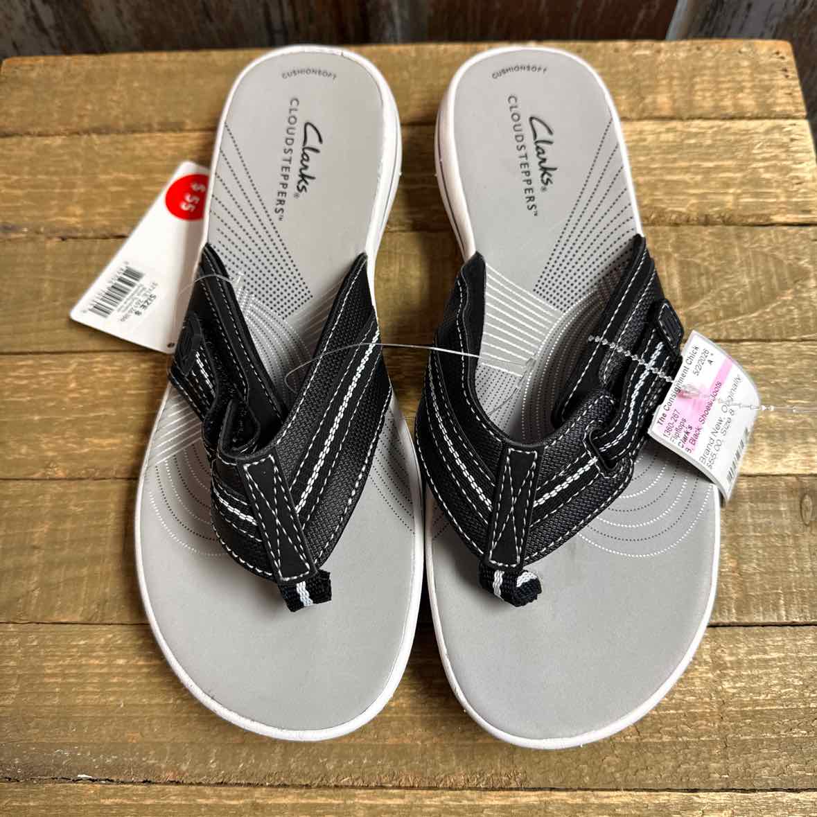 Clark's 8 Black Flipflops
