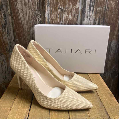 Tahari 9 Ivory Shoes