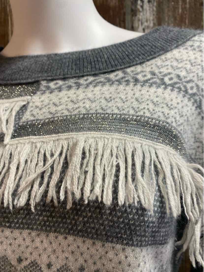 209 wst Size small Gray print Sweater