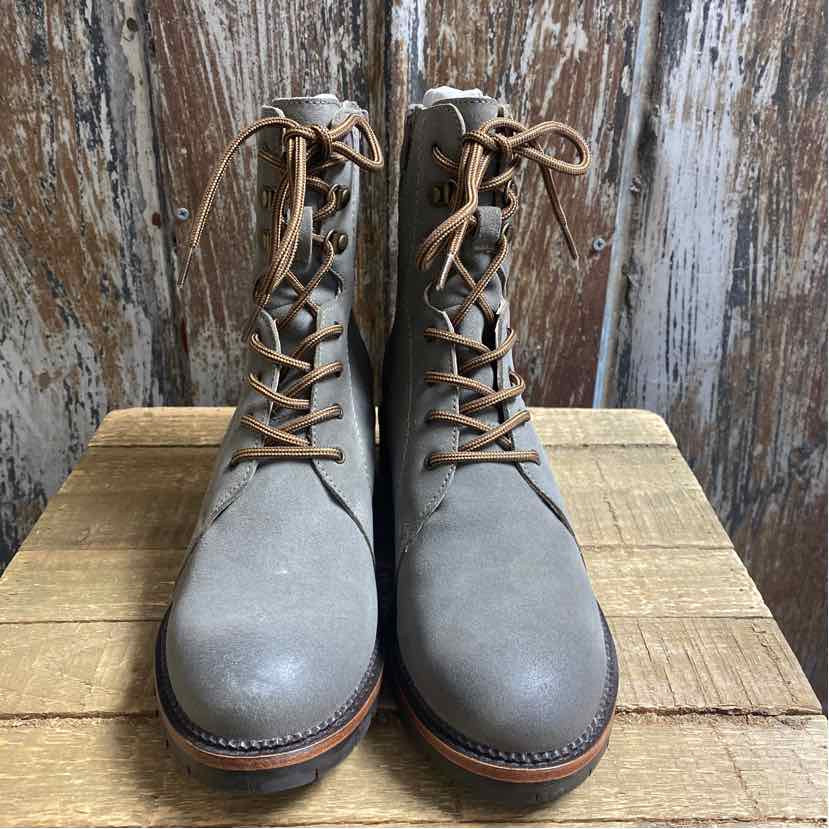 seychelles 8 Gray Boots