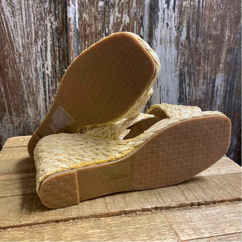 Beach by Matisse 8 Tan Shoes