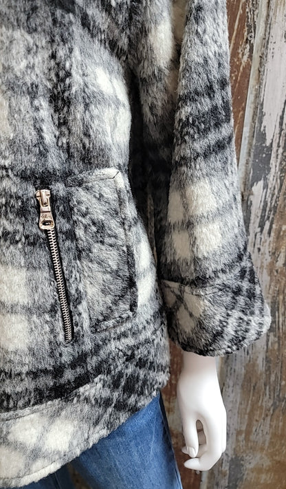 Guess Size Medium Gray Plaid Coat