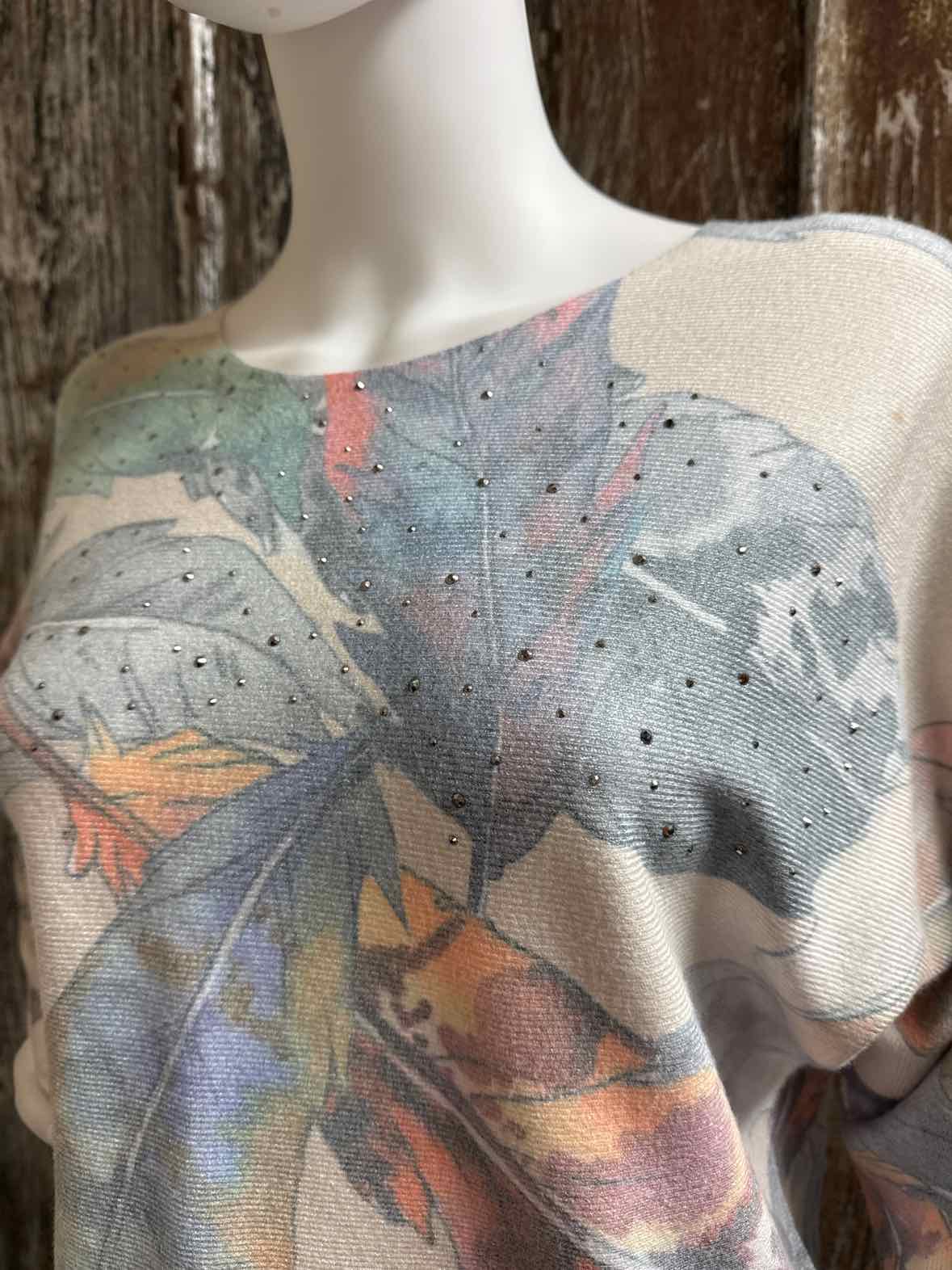Sioni Size Large Gray print tops