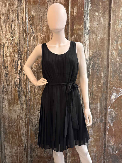 Banana Republic Size 6 Black Dress