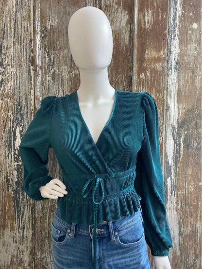 Sincerely Jules Size small Emerald tops