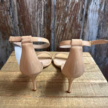 Manolo Blahnik 8 Nude Shoes