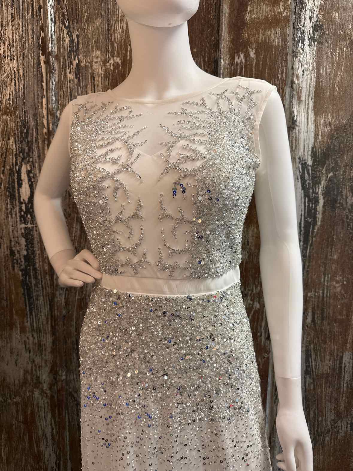 Adrianna Papell Size 4 (Small) White Dress