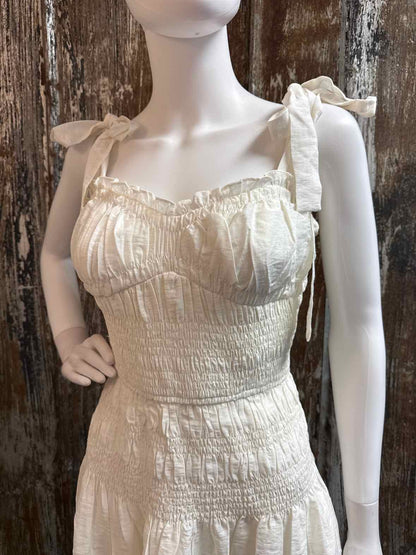 Moon River Size Medium Cream Dress