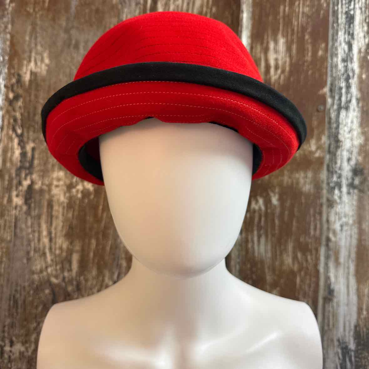Emme Boutique Size One Size Red Hat