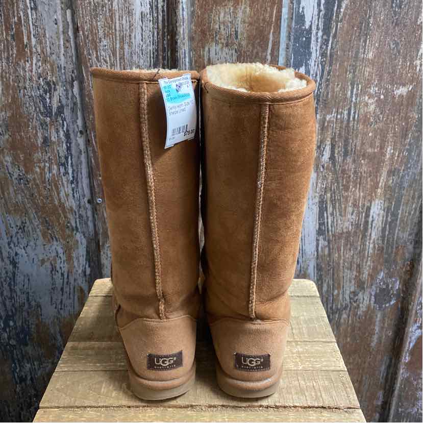 UGG 10 Brown Boots