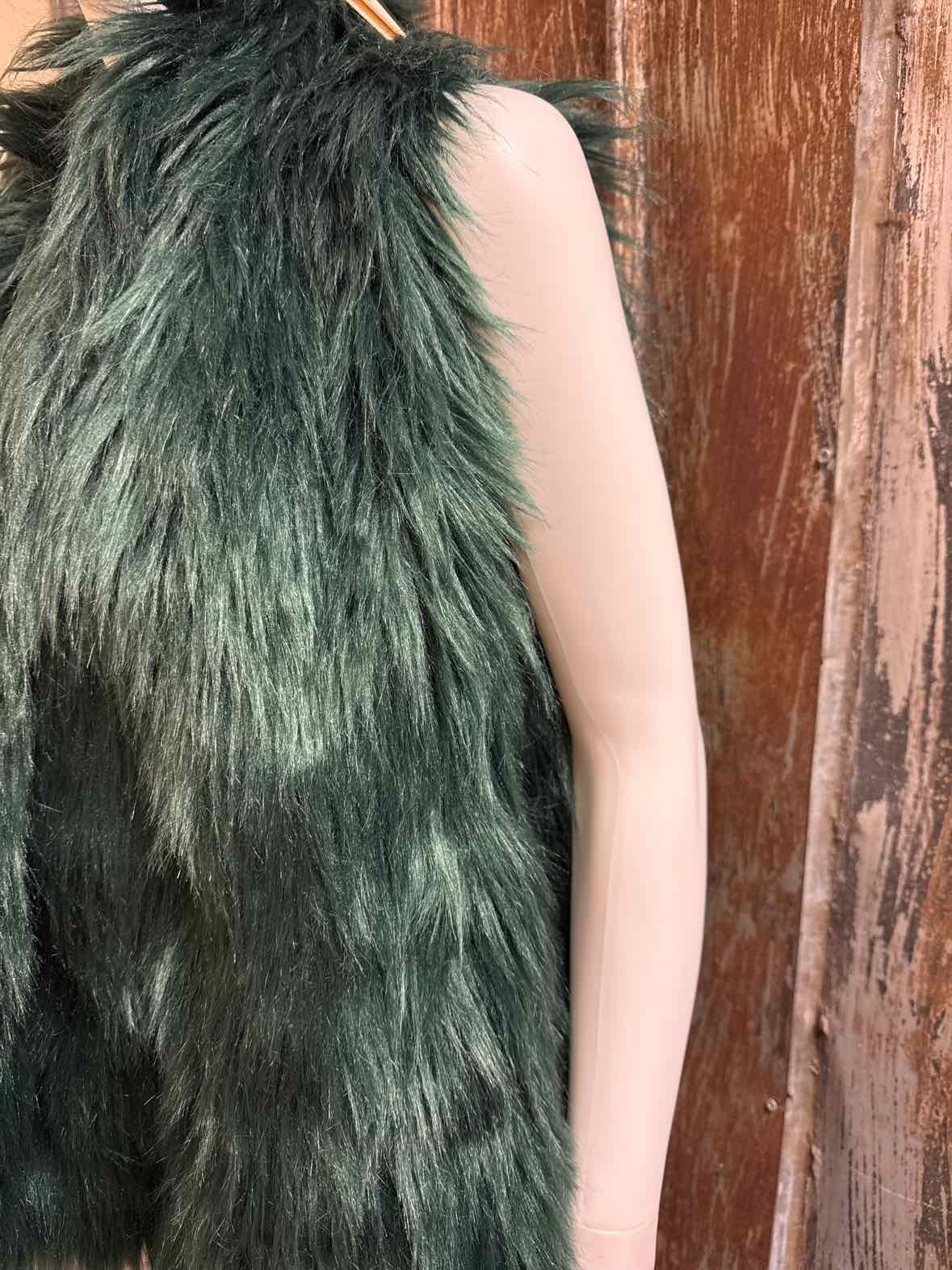 Romeo & Juliet Size Medium Green Vest