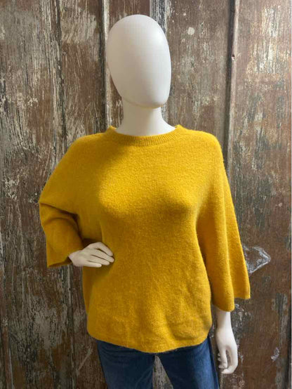 Bianco & Blu Size Extra Large Yellow Sweater