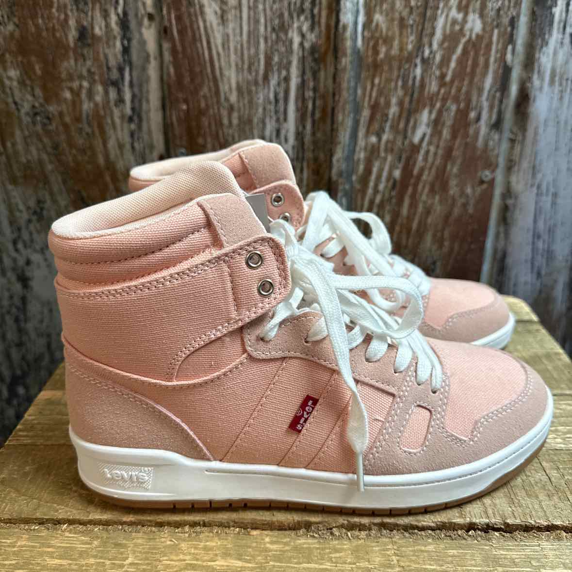 Levi Strauss & Co 7 Pink Sneakers