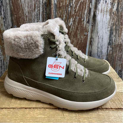 Skechers 7.5 Green Boots