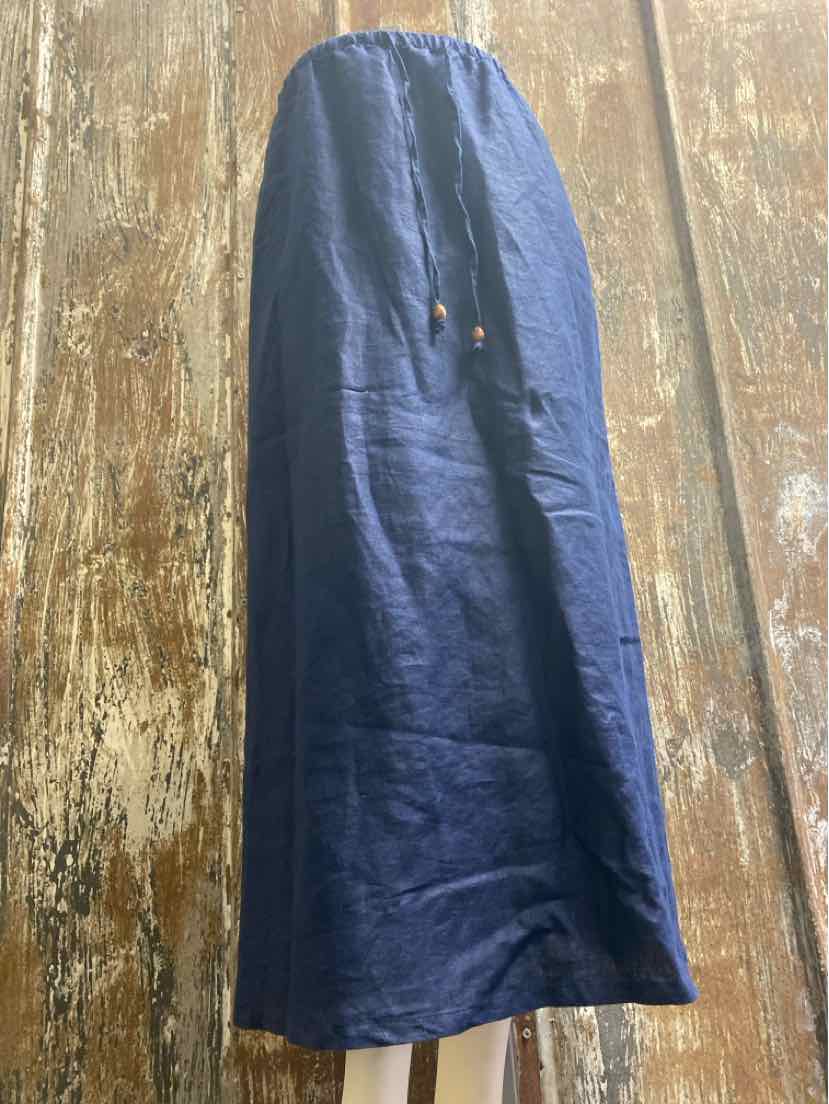 Tahari Size Medium (8/10) Navy Skirt