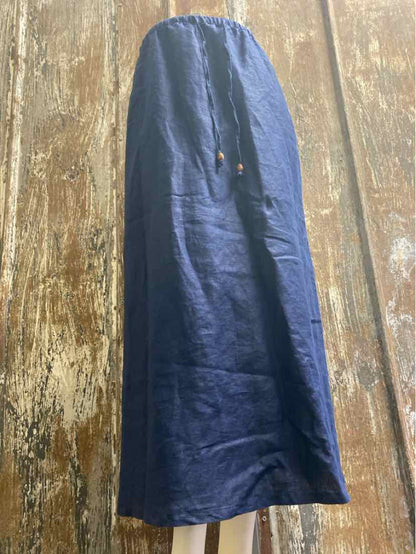 Tahari Size Medium (8/10) Navy Skirt