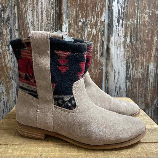 Toms 7.5 Beige Boots