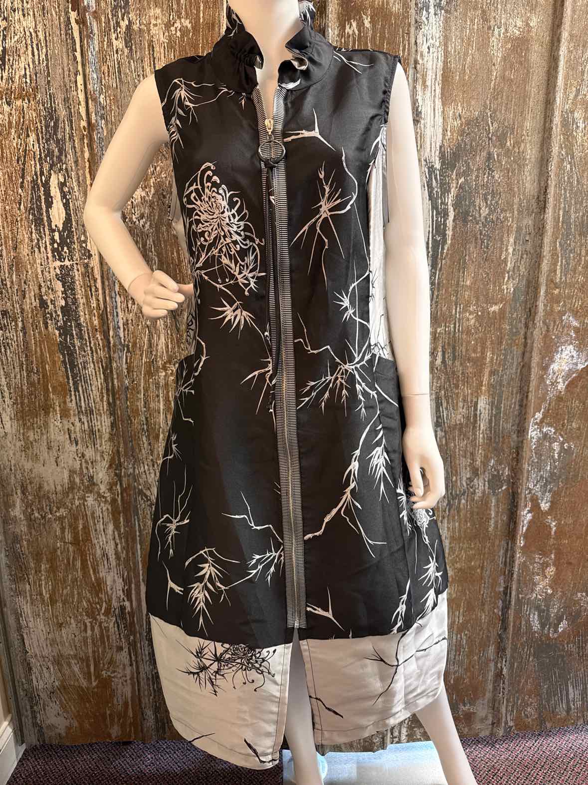 IC by Connie Size Large Black & Silver Print Dress